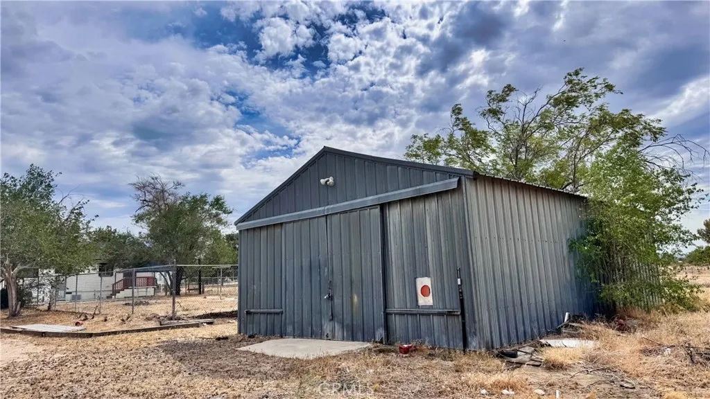 11213 Monte Vista Road, Phelan, California 92371 home-pic-9