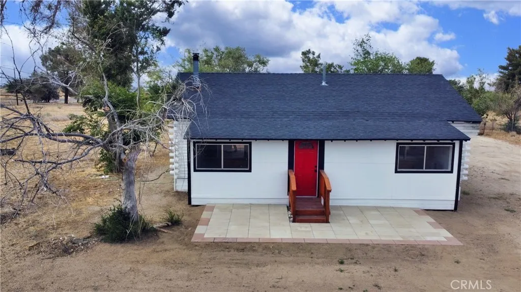 11213 Monte Vista Road, Phelan, California 92371 home-pic-1