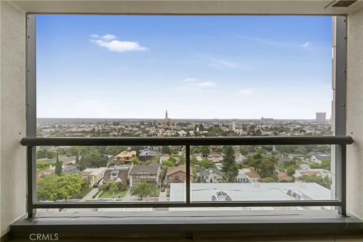 10724 Wilshire Boulevard 1010, Los Angeles, California 90024, 3 Bedrooms Bedrooms, ,4 BathroomsBathrooms,Residential,For Sale,Wilshire,SW25127425