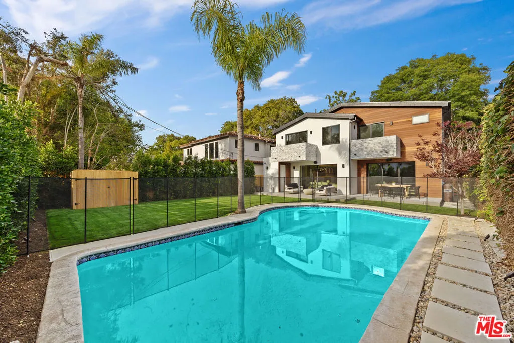 2631 Castle Heights Place, Los Angeles, California 90034 home-pic-14