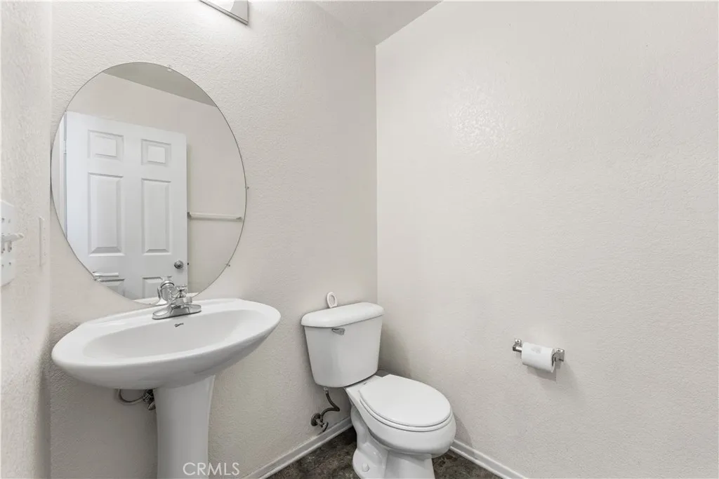 16029 White Mountain Place, Victorville, California 92394 home-pic-34