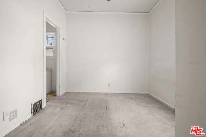 1st floor Bedroom 6