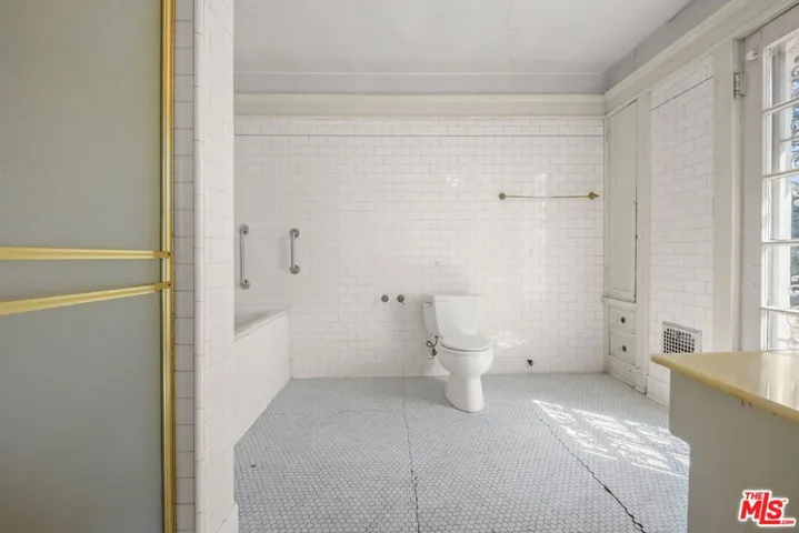 Primary Ensuite