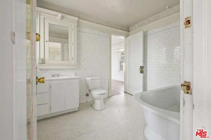 Bedroom 2 & 3 Ensuite