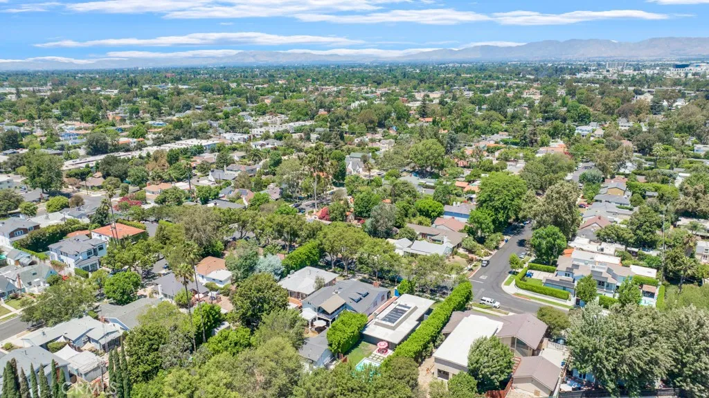 11230 Dilling Street, Studio City, California 91602 home-pic-32