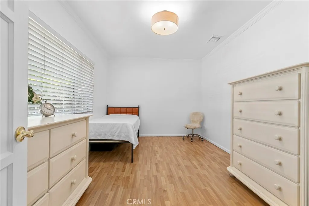 5741 Tobias Avenue, Sherman Oaks, California 91411 home-pic-14