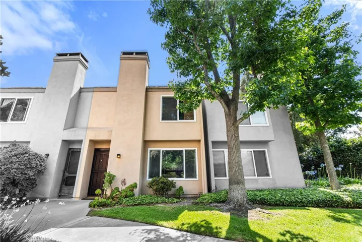 101 W Riverdale Avenue 23, Orange, California 92865