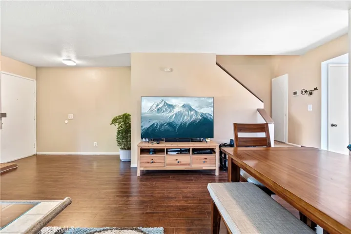 101 W Riverdale Avenue 23, Orange, California 92865
