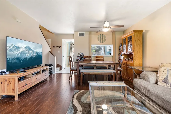101 W Riverdale Avenue 23, Orange, California 92865