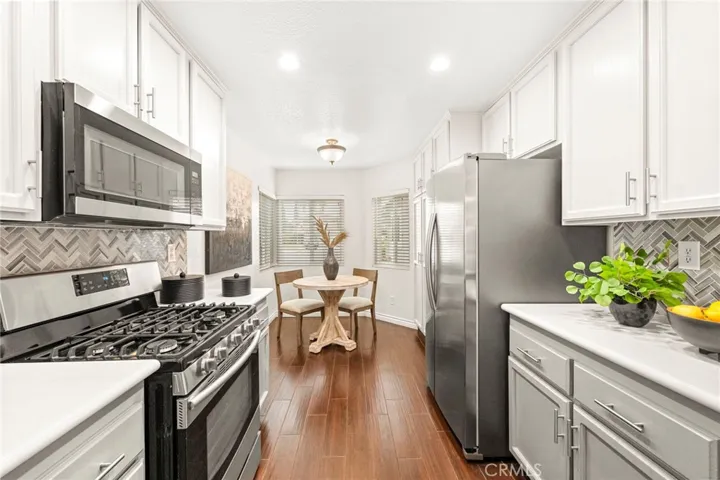 Eat in kitchen area
