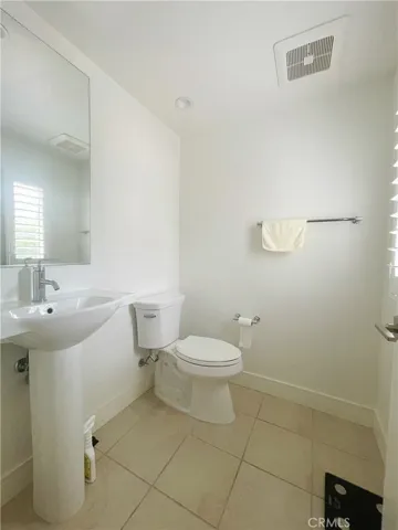 101 Della, Irvine, California 92602