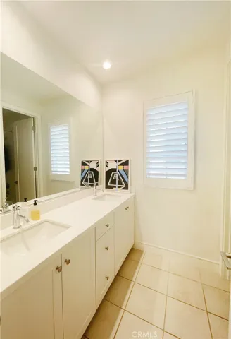 101 Della, Irvine, California 92602