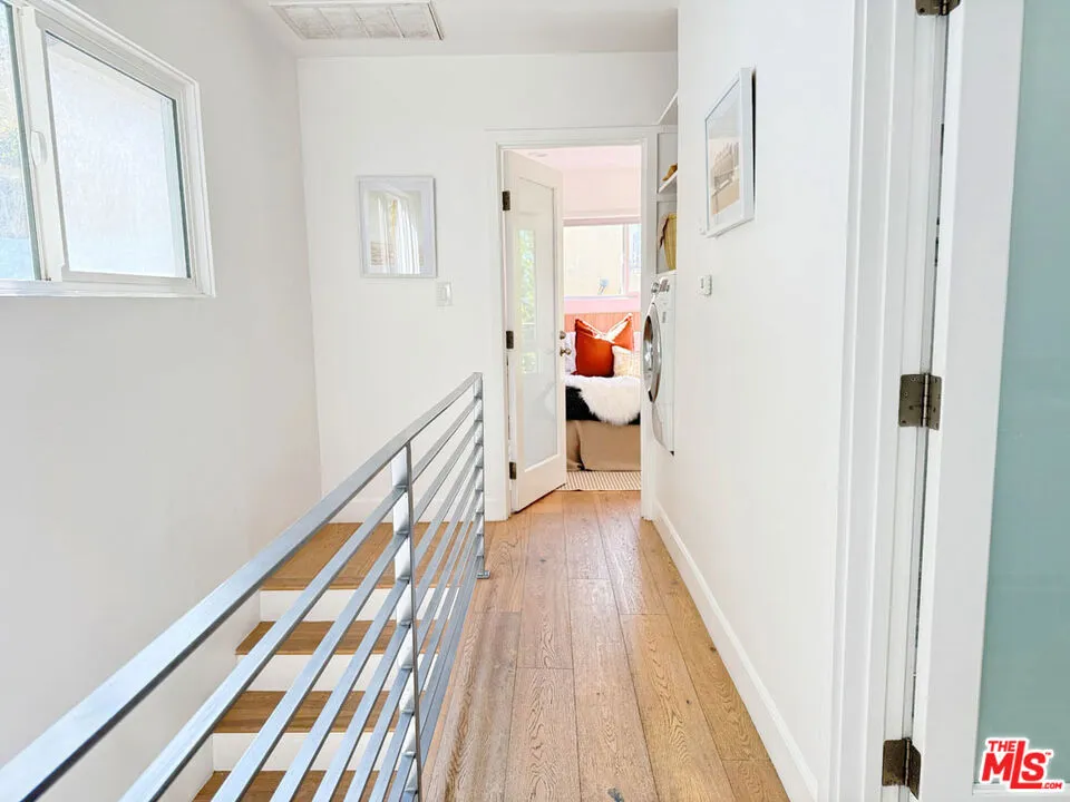 12366 Laurel Terrace Drive, Studio City, California 91604 home-pic-11