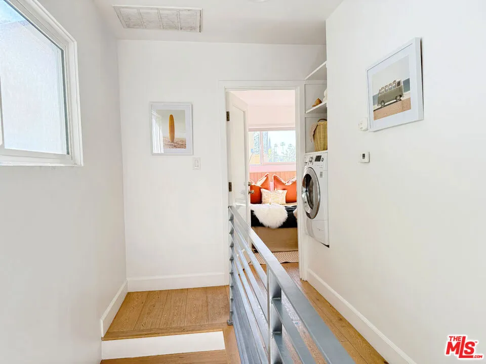 12366 Laurel Terrace Drive, Studio City, California 91604 home-pic-10