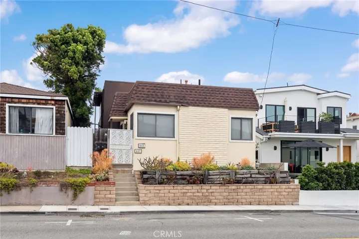 445 Longfellow Avenue, Hermosa Beach, California 90254