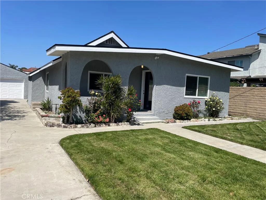 5009 W 7th Street, Santa Ana, California 92703, 3 Bedrooms Bedrooms, ,1 BathroomBathrooms,Residential Lease,For Rent,7th,PW25127710