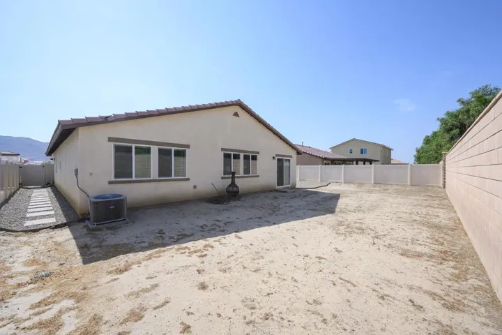 501 Black Cherry Street, San Jacinto, California 92582