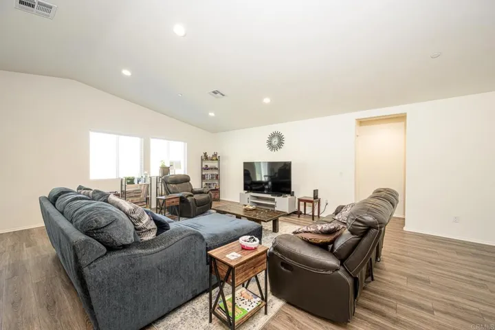 501 Black Cherry Street, San Jacinto, California 92582