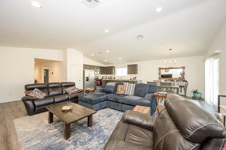 501 Black Cherry Street, San Jacinto, California 92582