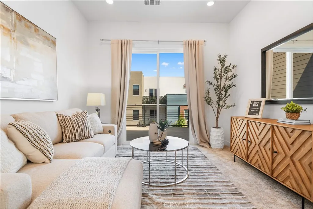 189 Sash, Irvine, California 92618, 3 Bedrooms Bedrooms, ,3 BathroomsBathrooms,Residential,For Sale,Sash,OC25127758