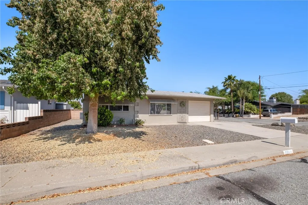 801 S Inez Street, Hemet, California 92543 home-pic-55