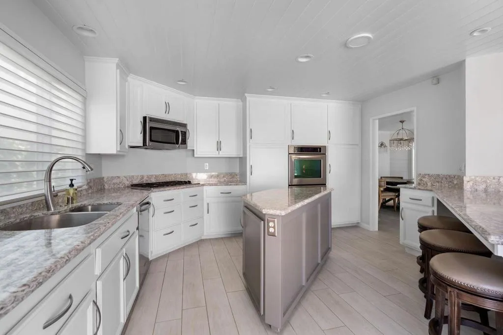 2117 Miramar Drive, Newport Beach, California 92661 home-pic-14