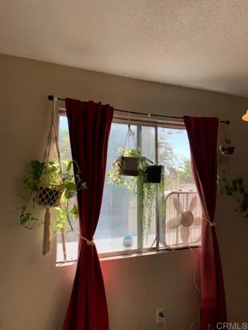 Kitchen window with - CROSS breeze...( Previous use )