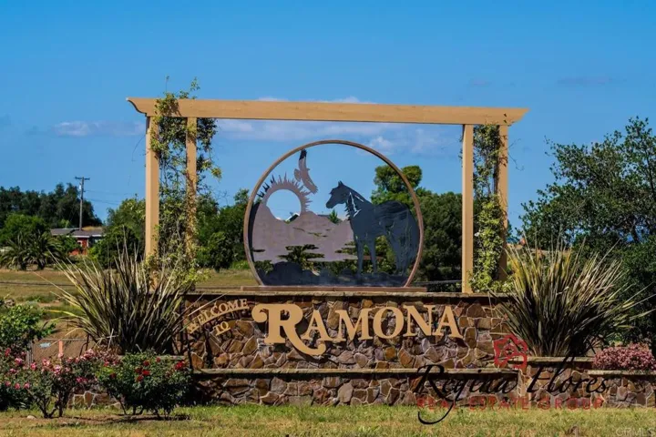 City of Ramona !   Set back lifestyle can be yours...