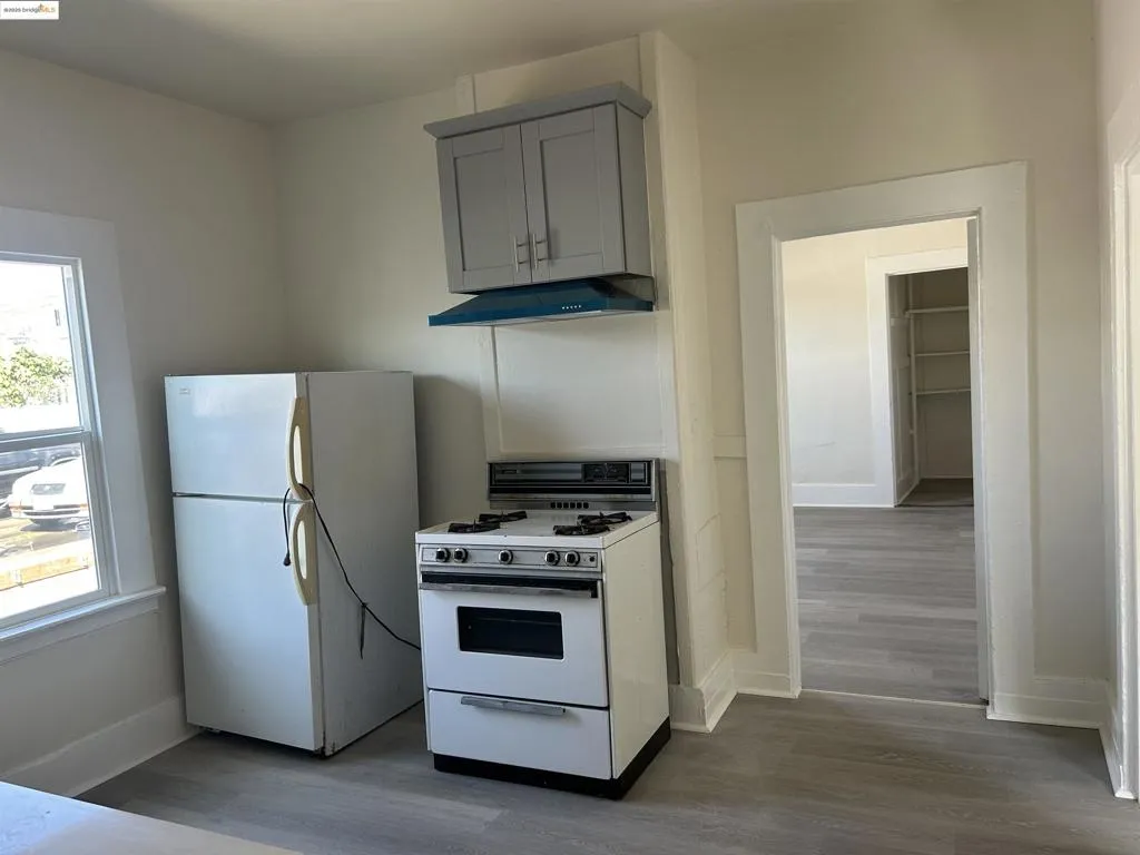 2017 27th Ave, Oakland, California 94601 home-pic-12