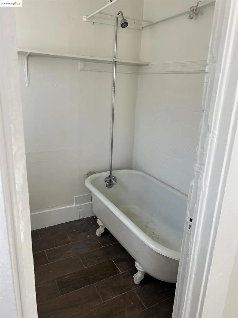 2017 27th Ave, Oakland, California 94601 home-pic-17
