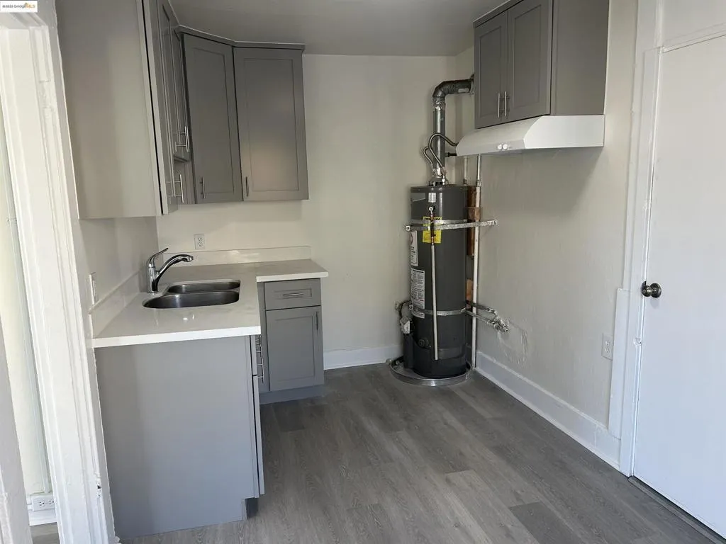 2017 27th Ave, Oakland, California 94601 home-pic-15