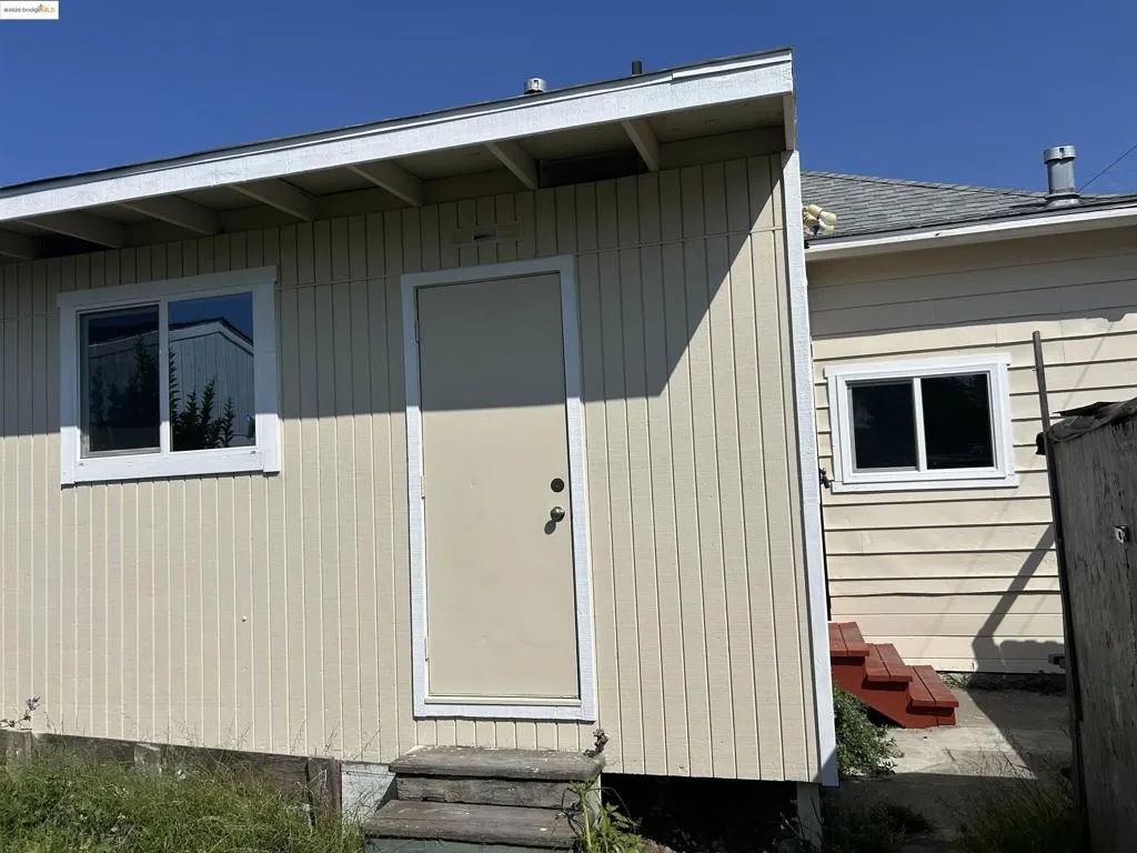 2017 27th Ave, Oakland, California 94601 home-pic-3