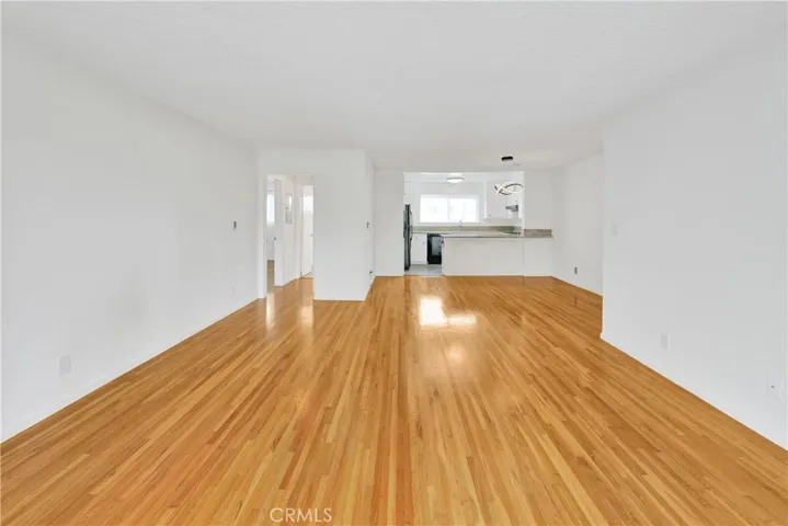 Nice hardwood flooring