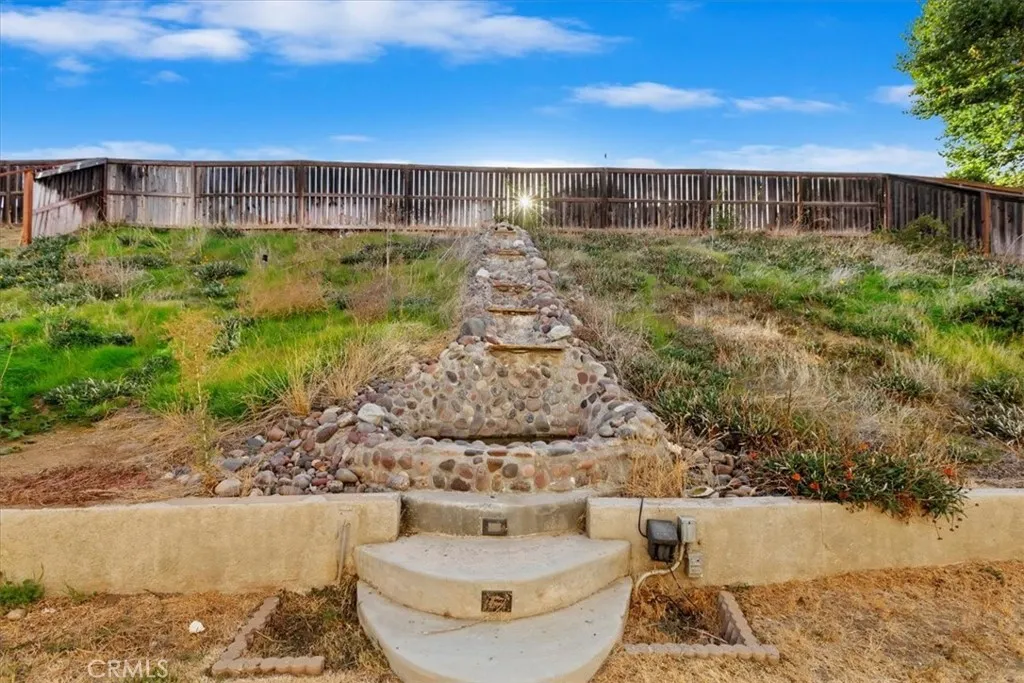 21567 Coral Rock Lane, Wildomar, California 92595 home-pic-12