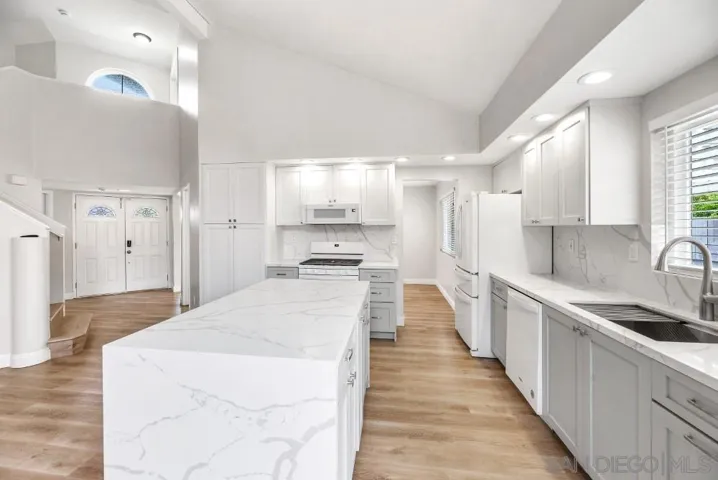 14060 Pebble Brook Ln, San Diego, California 92128