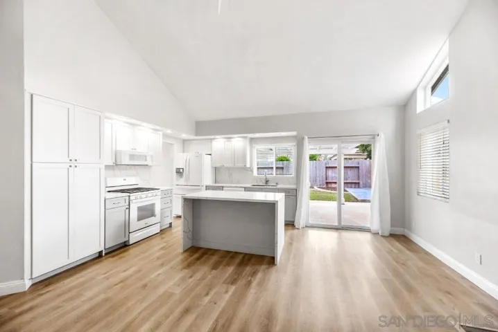 14060 Pebble Brook Ln, San Diego, California 92128