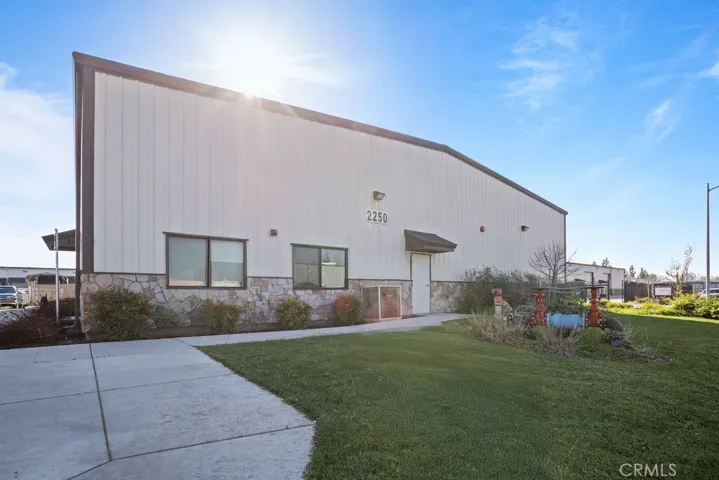 2250 Cessna Way, Merced, California 95341