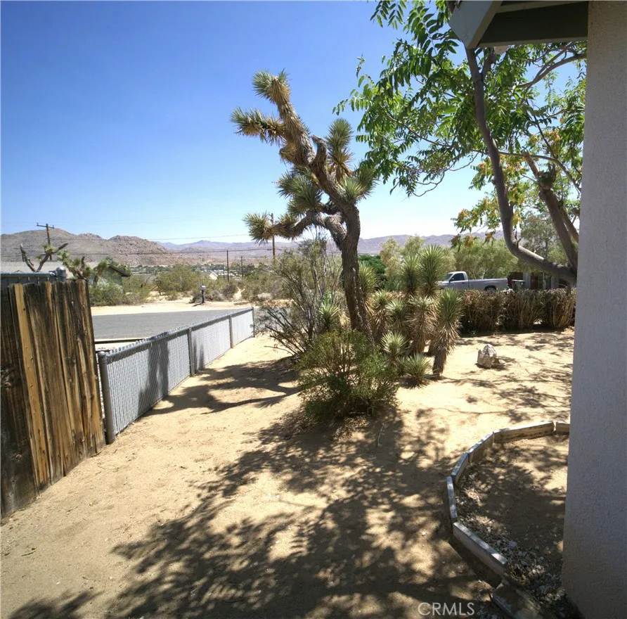 61740 Oleander Drive, Joshua Tree, California 92252 home-pic-30