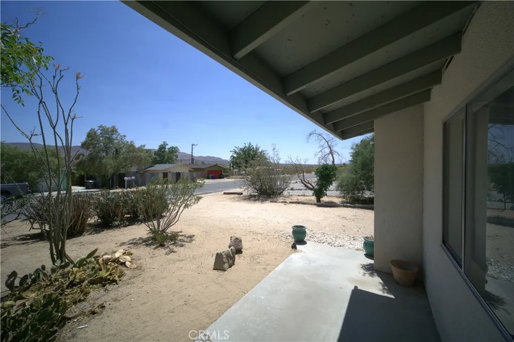 61740 Oleander Drive, Joshua Tree, California 92252 home-pic-32
