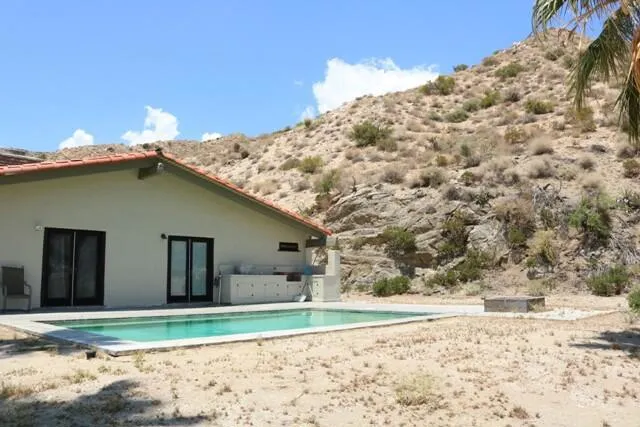 10300 Pine Avenue, Morongo Valley, California 92256 home-pic-10