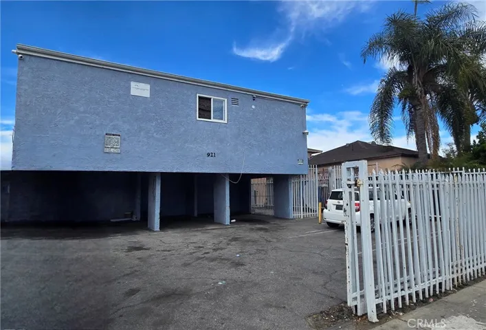 921 W 82nd St, Los Angeles, California 90044