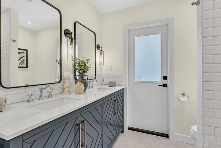 1165 Oak Drive, Vista, California 92084