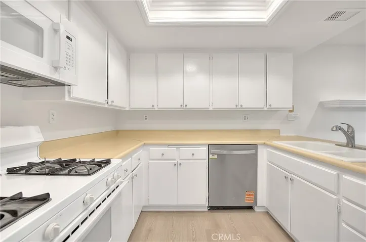 Lots of Counter and Cabinet Space