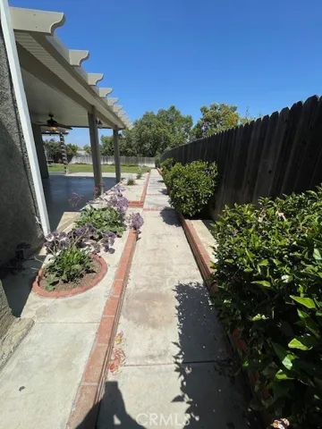 5674 Avenue Juan Bautista, Jurupa Valley, California 92509