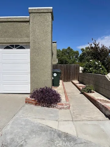 5674 Avenue Juan Bautista, Jurupa Valley, California 92509