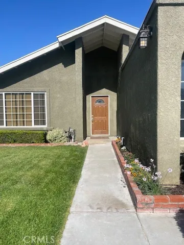 5674 Avenue Juan Bautista, Jurupa Valley, California 92509