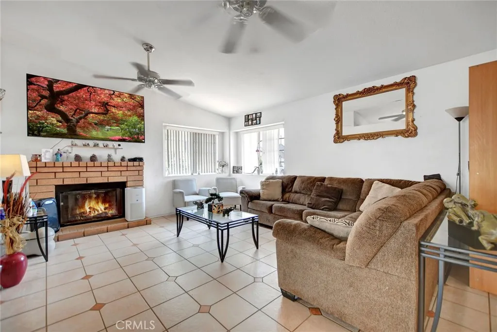 24880 Balestrieri Road, Hemet, California 92544 home-pic-5