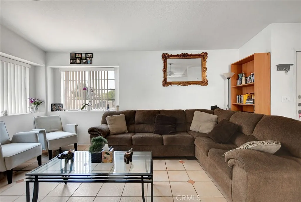 24880 Balestrieri Road, Hemet, California 92544 home-pic-4