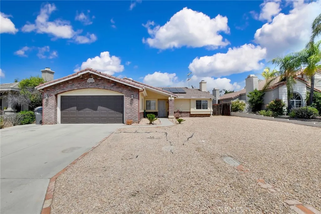 24880 Balestrieri Road, Hemet, California 92544 home-pic-1