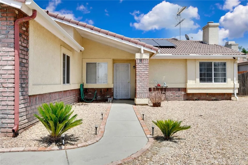 24880 Balestrieri Road, Hemet, California 92544 home-pic-2